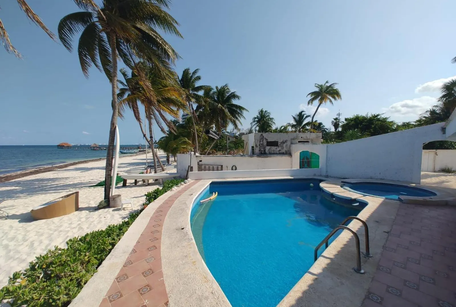 On The Beach Surfers Sunrise Haven 2 Cancún Messico